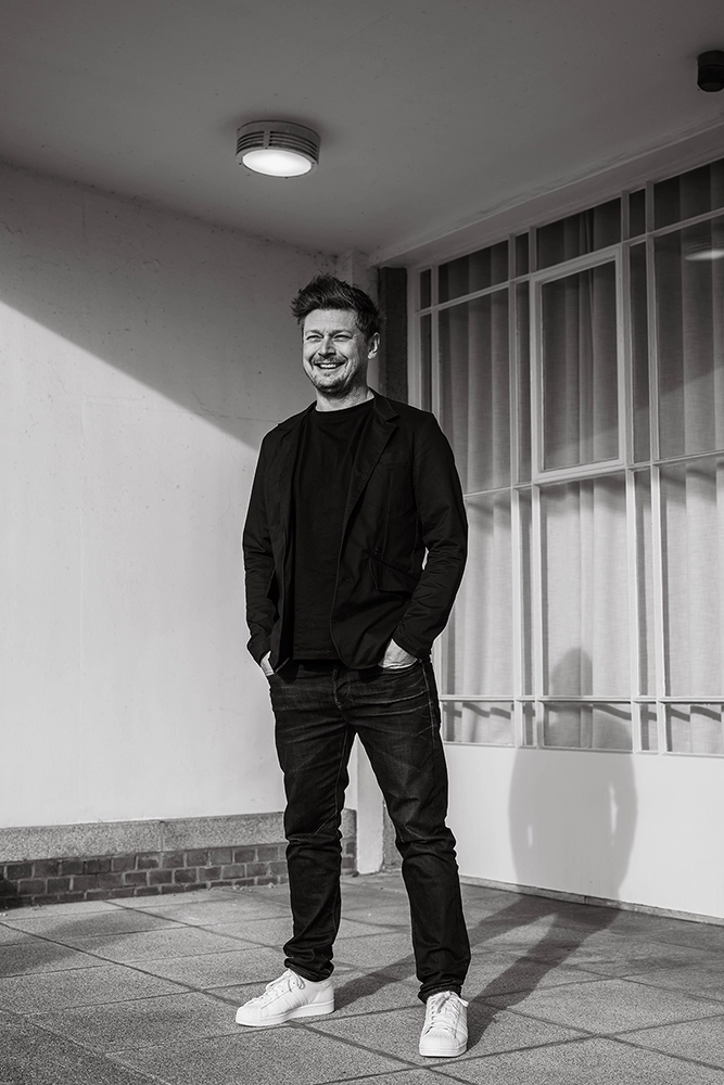 Laslo van den Broek